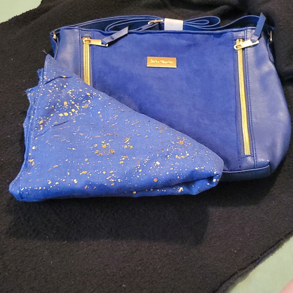 Carla Faustini shoulder bag with matching schal